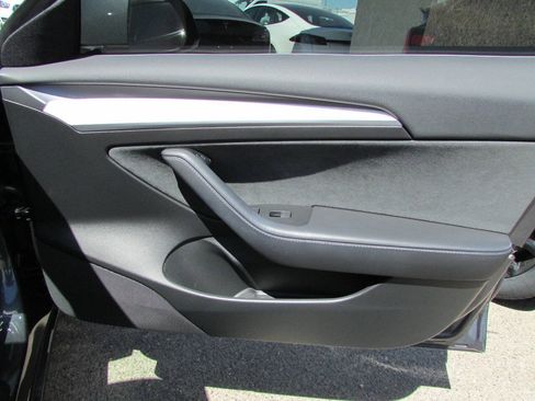 Used 2023 Tesla Model 3 Standard Range RWD image 19