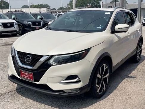 Used 2022 Nissan Rogue Sport SL w/ Premium Package image 7