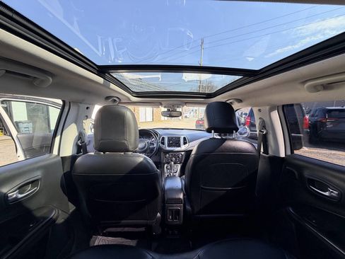 Used 2018 Jeep Compass Sport image 16