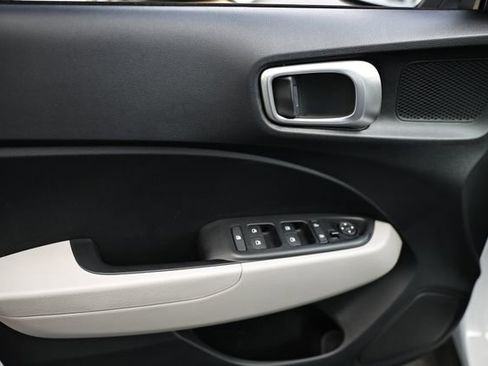 Certified 2025 Hyundai Venue SEL FWD image 13