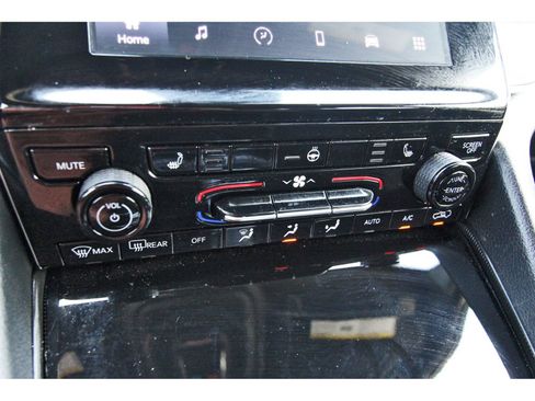 Used 2025 Jeep Grand Cherokee Altitude RWD image 28