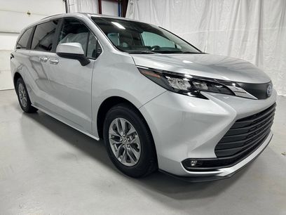 Used 2025 Toyota Sienna XLE