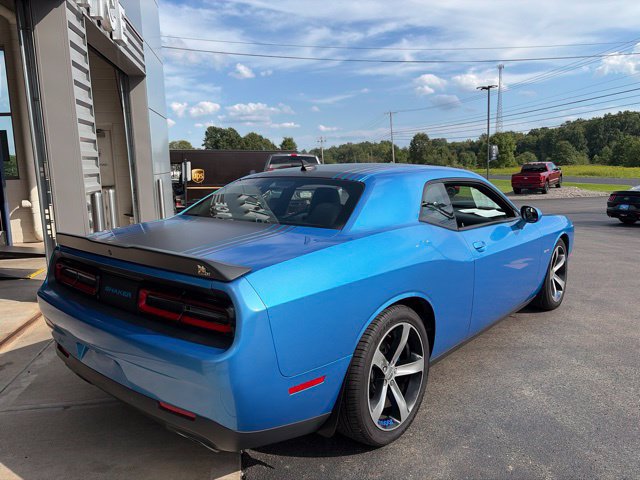 Used 2015 Dodge Challenger R/T RWD image 3