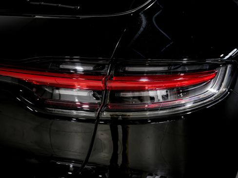 Used 2024 Porsche Macan image 41