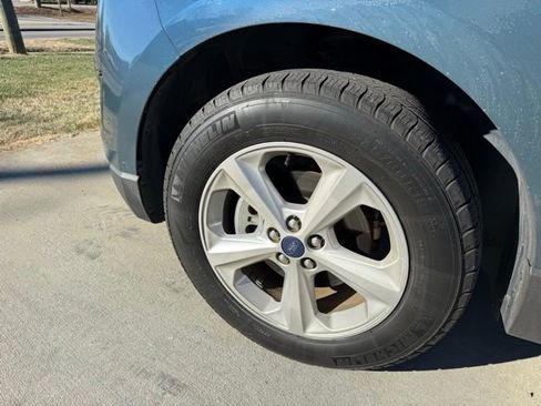 Used 2016 Ford Edge SE image 5