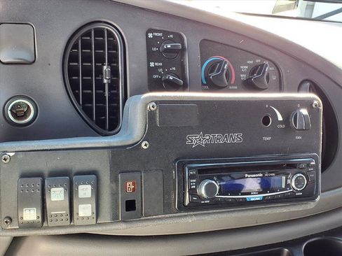 Used 2006 Ford E-350 and Econoline 350 Super Duty image 7