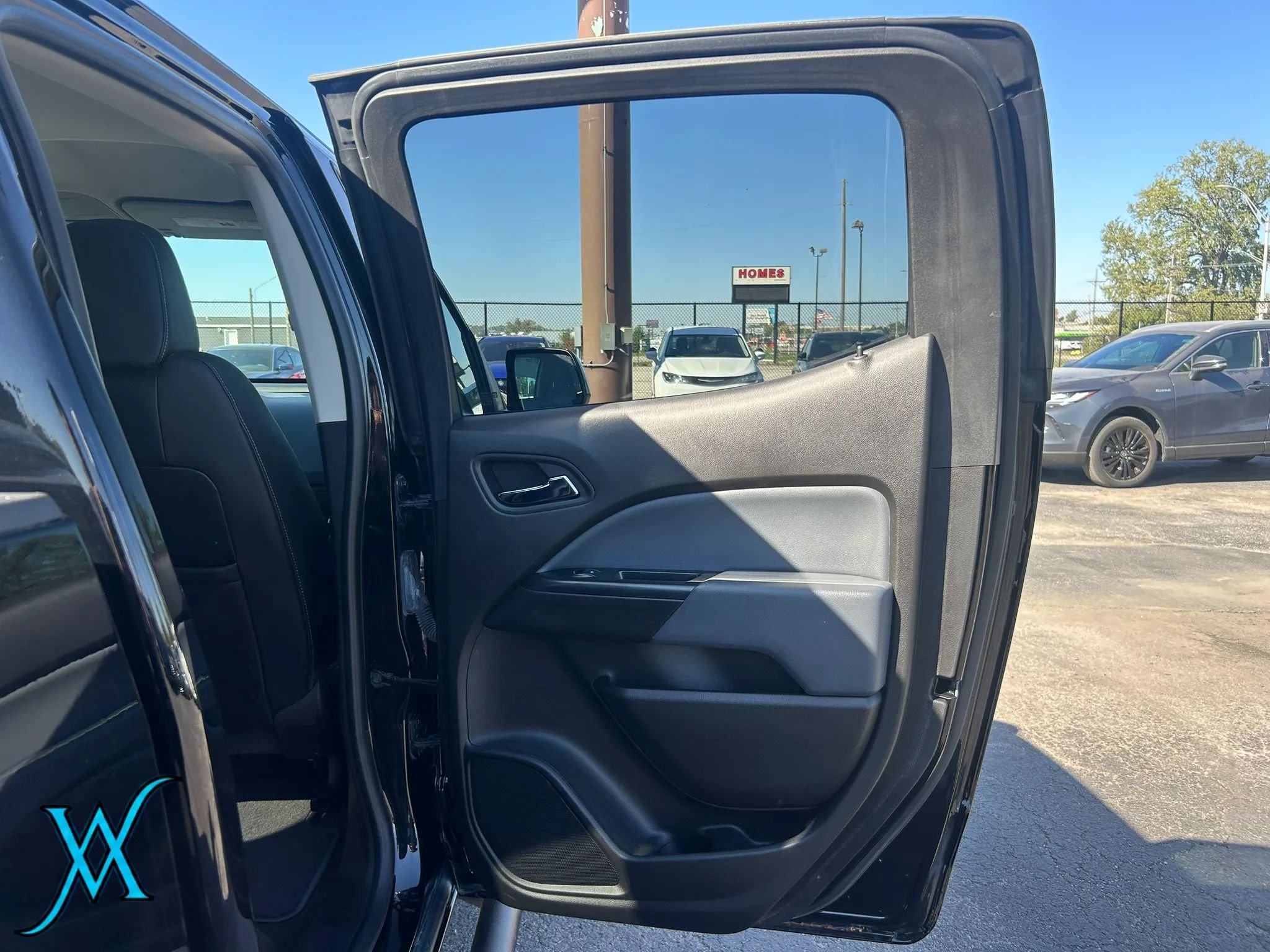 Used 2018 Chevrolet Colorado Z71 AWD/4WD image 21