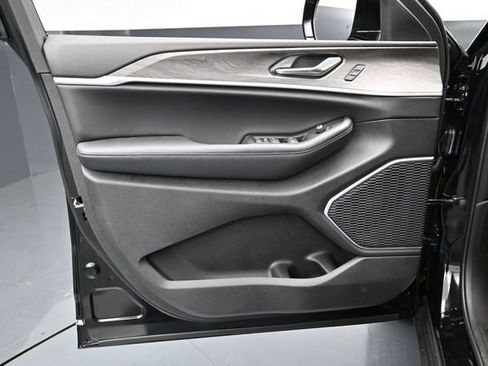 New 2026 Jeep Grand Cherokee L Limited AWD/4WD image 18