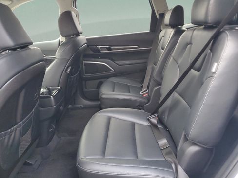 Certified 2025 Kia Telluride S image 10