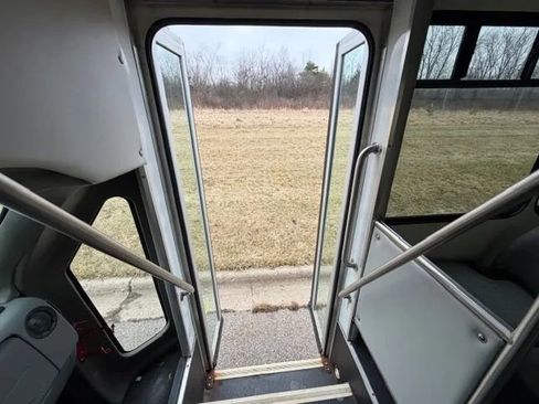Used 2013 Ford E-350 and Econoline 350 Super Duty w/ Shuttle Bus Prep Pkg RWD image 23