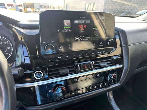 Used 2023 Nissan Pathfinder SL w/ Lighting Package (N92) AWD/4WD image 29
