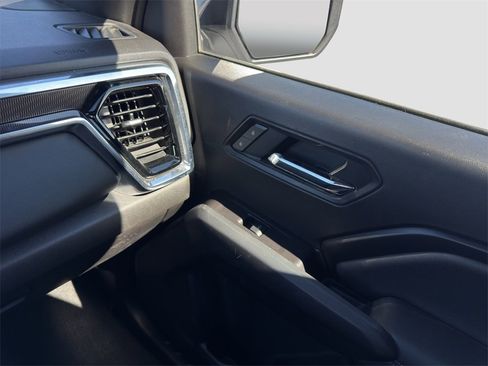 Used 2025 GMC Canyon Elevation image 27