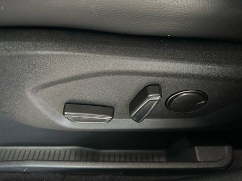 Used 2024 Ford Edge ST-Line w/ Class II Trailer Tow Package image 28