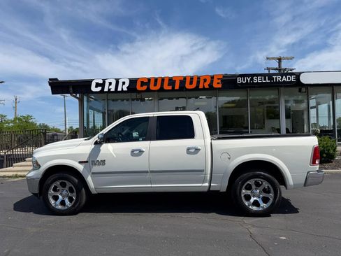 Used 2017 RAM 1500 Laramie w/ Convenience Group AWD/4WD image 4