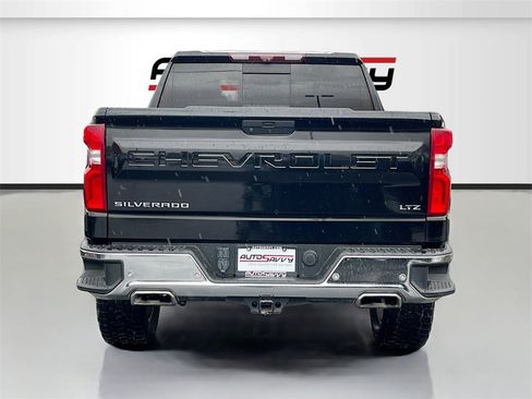 Used 2022 Chevrolet Silverado 1500 LTZ w/ Technology Package image 6