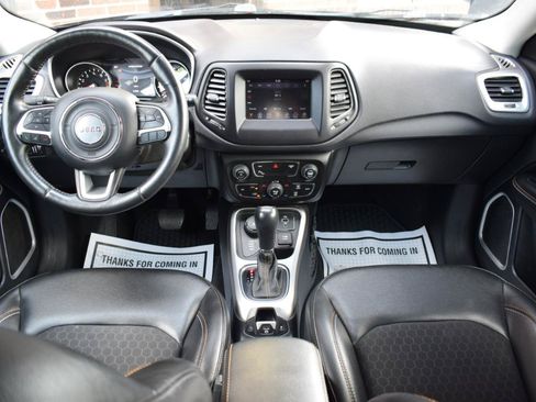 Used 2018 Jeep Compass Latitude w/ Popular Equipment Group AWD/4WD image 17