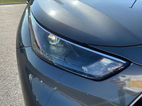 Used 2024 Toyota Highlander LE image 30