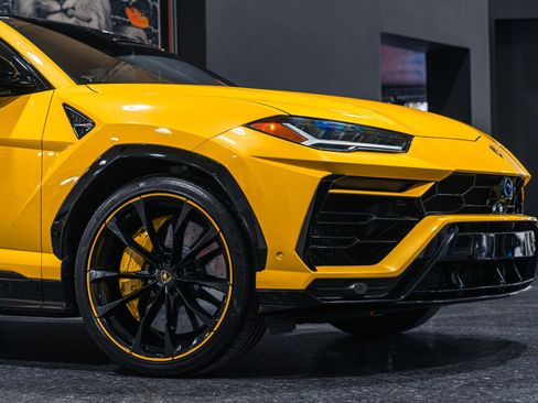 Used 2021 Lamborghini Urus AWD/4WD image 8