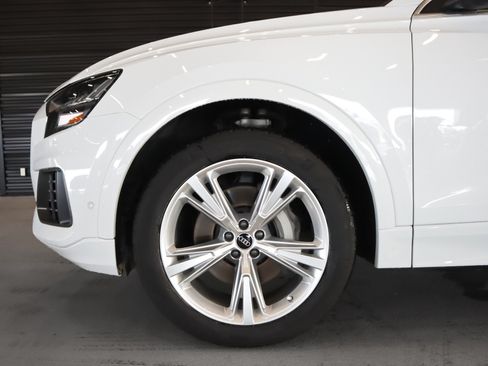 Used 2023 Audi Q8 Premium w/ Convenience Package AWD/4WD image 5