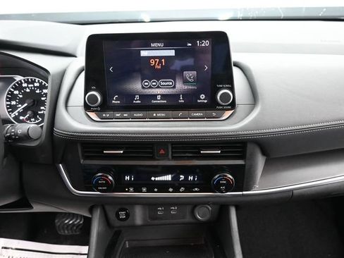 Used 2025 Nissan Rogue SV image 15