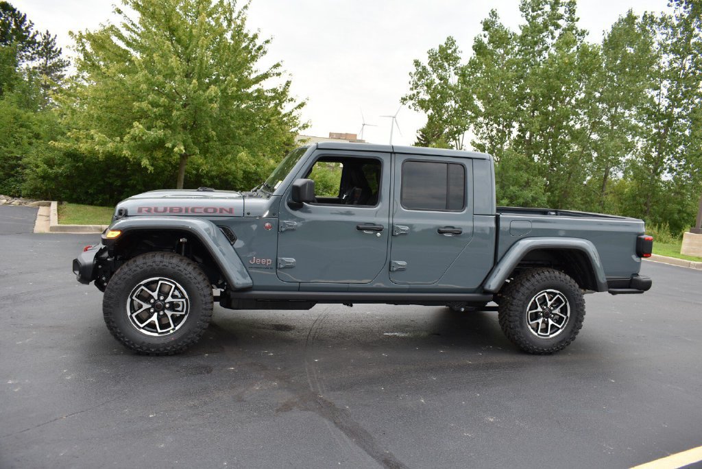 New 2026 Jeep Gladiator Rubicon w/ Steel Power Dome Hood Package AWD/4WD image 9