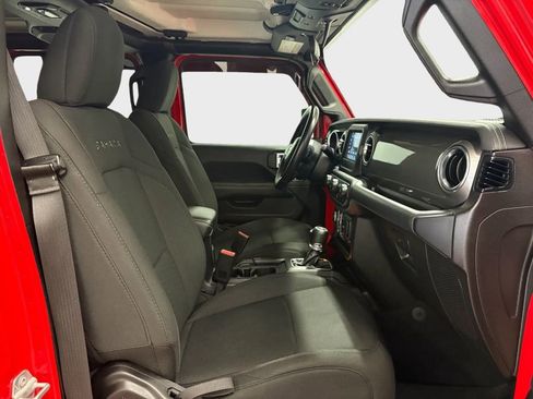 Used 2019 Jeep Wrangler Unlimited Sahara w/ Safety Group image 25