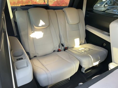 Certified 2025 Mercedes-Benz GLS 580 4MATIC image 49