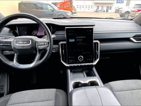 Used 2025 GMC Acadia Elevation FWD image 16