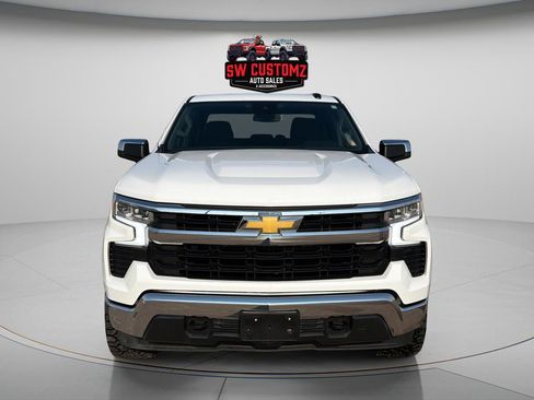 Used 2025 Chevrolet Silverado 1500 LT image 2