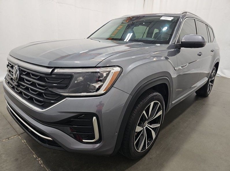 Used 2024 Volkswagen Atlas SEL Premium R-Line AWD/4WD image 2