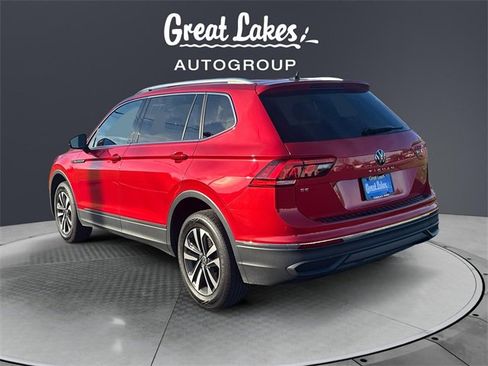 Used 2022 Volkswagen Tiguan SE image 3