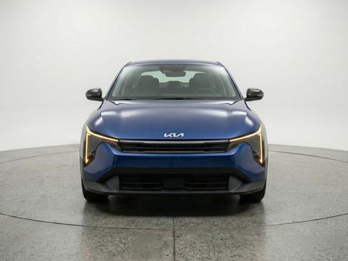 Used 2025 Kia K4 LXS image 2