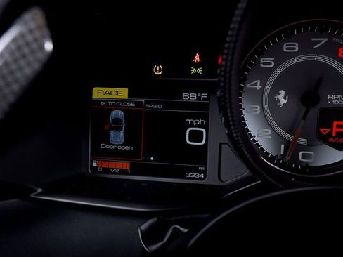 Used 2019 Ferrari 488 Spider image 32