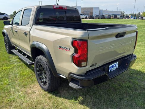 Used 2023 Chevrolet Colorado Trail Boss AWD/4WD image 3