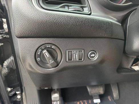 Used 2019 Dodge Challenger R/T RWD image 23