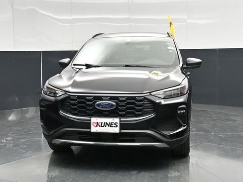 Used 2025 Ford Escape ST-Line AWD/4WD image 2