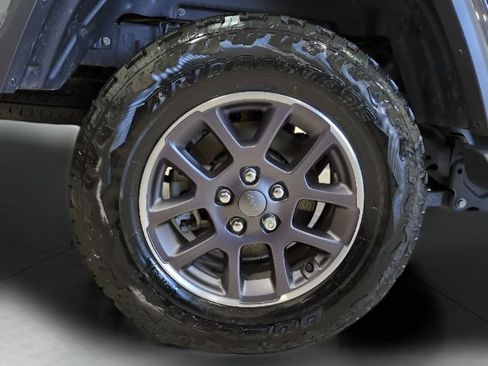 Used 2022 Jeep Gladiator Overland w/ Popular Equipment Package AWD/4WD image 26