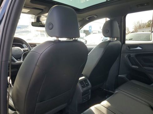Used 2024 Volkswagen Tiguan SE R-Line image 12