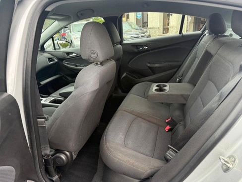 Used 2019 Chevrolet Cruze LT FWD image 13