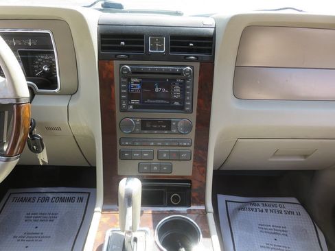 Used 2013 Lincoln Navigator L 4WD w/ HD Trailer Tow Pkg image 16