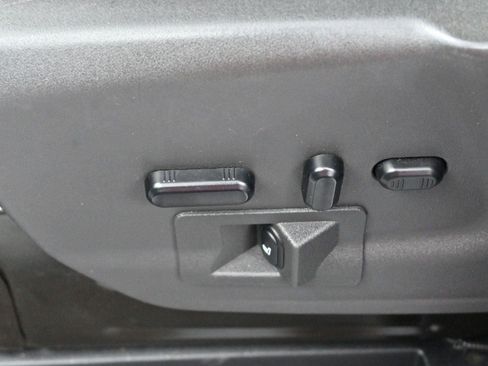 Used 2019 Ford Transit 250 130 Low Roof RWD image 18