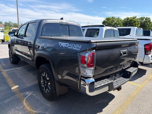 Used 2023 Toyota Tacoma TRD Off-Road AWD/4WD image 5