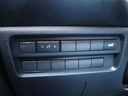 Used 2025 Mitsubishi Outlander SEL image 50