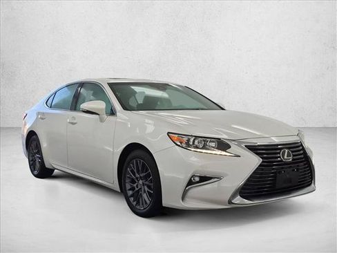 Used 2018 Lexus ES 350 w/ Navigation System Package FWD image 3