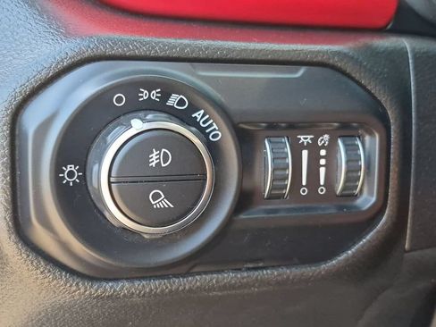 Used 2022 Jeep Gladiator Rubicon AWD/4WD image 10