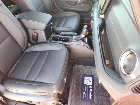 New 2026 Jeep Wrangler Unlimited Sahara AWD/4WD image 11