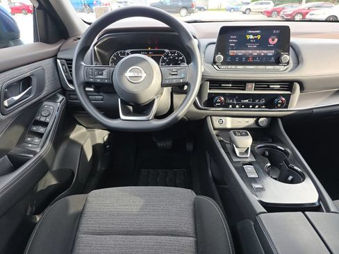 Used 2023 Nissan Rogue SV FWD image 7