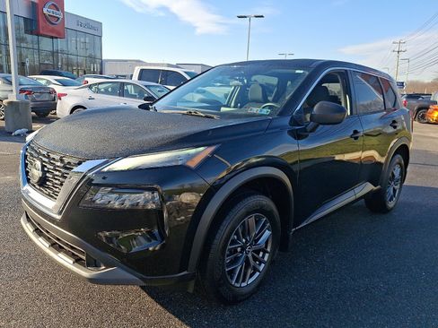 Certified 2023 Nissan Rogue S image 4