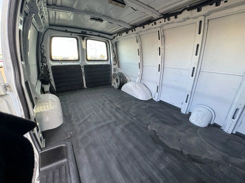 Used 2021 GMC Savana 2500 Regular Van 3D w/ Driver Convenience Package image 21