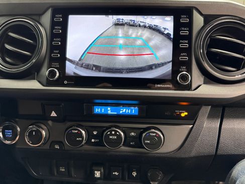 Used 2021 Toyota Tacoma TRD Off-Road image 11